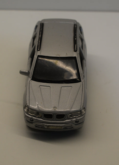 BMW X5.Maisto 1/42 - USADO