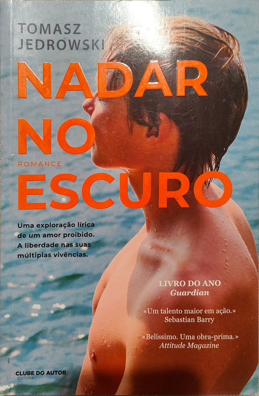LIVRO Nadar no Escuro de Tomasz Jedrowski - USADO