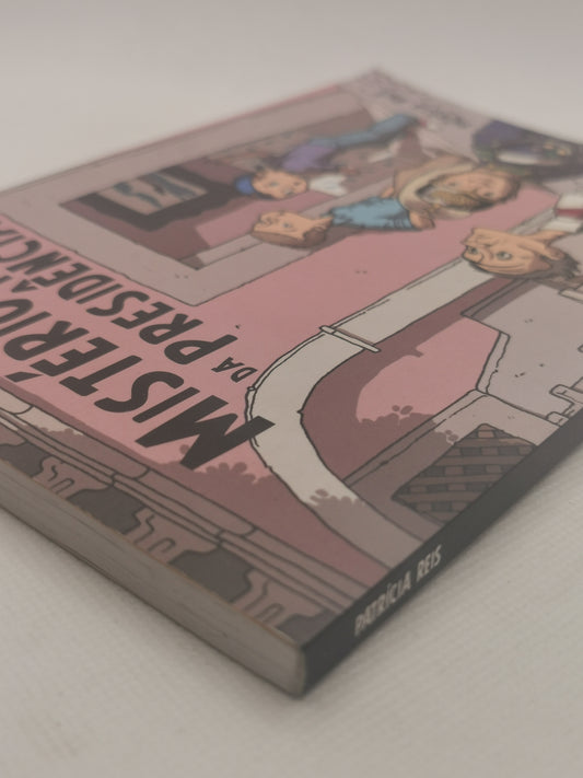 Livro Mistério no Museu da Presidência de Patrícia Reis- USADO