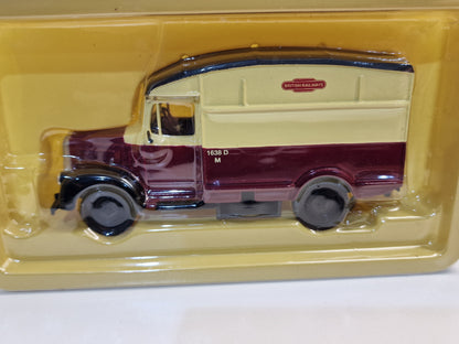 Diecast Vanguards Morris Commercial Van 1/43 Lledo