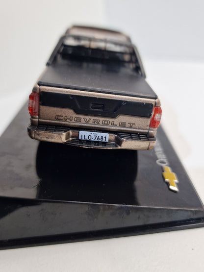 Diecast Chevrolet S-10 Deluxe 2.5 Cabine Dupla 2009 SUV 1:43 ALTAYA