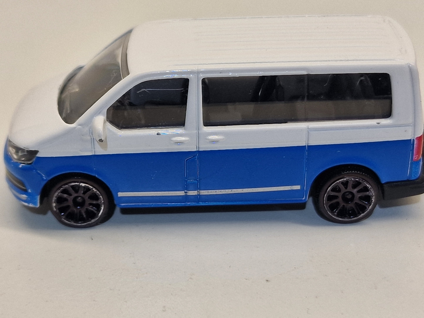 Diecast VW Transporter t6 Majorette 1/64 - USADO