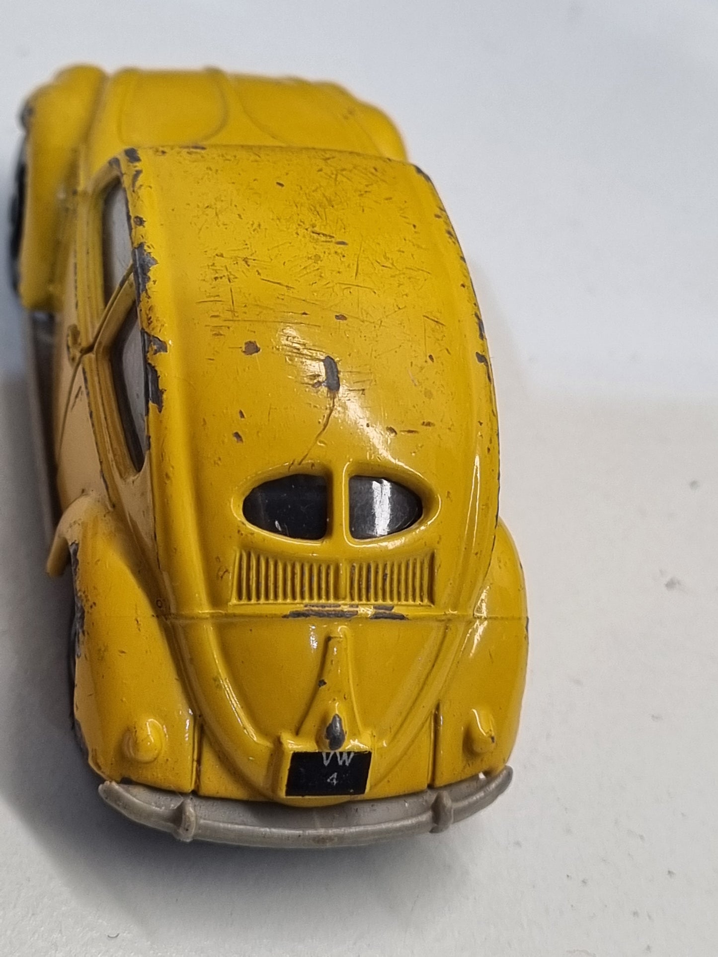 Diecast Corgi Volkswagen Beetle  1/64 - USADO