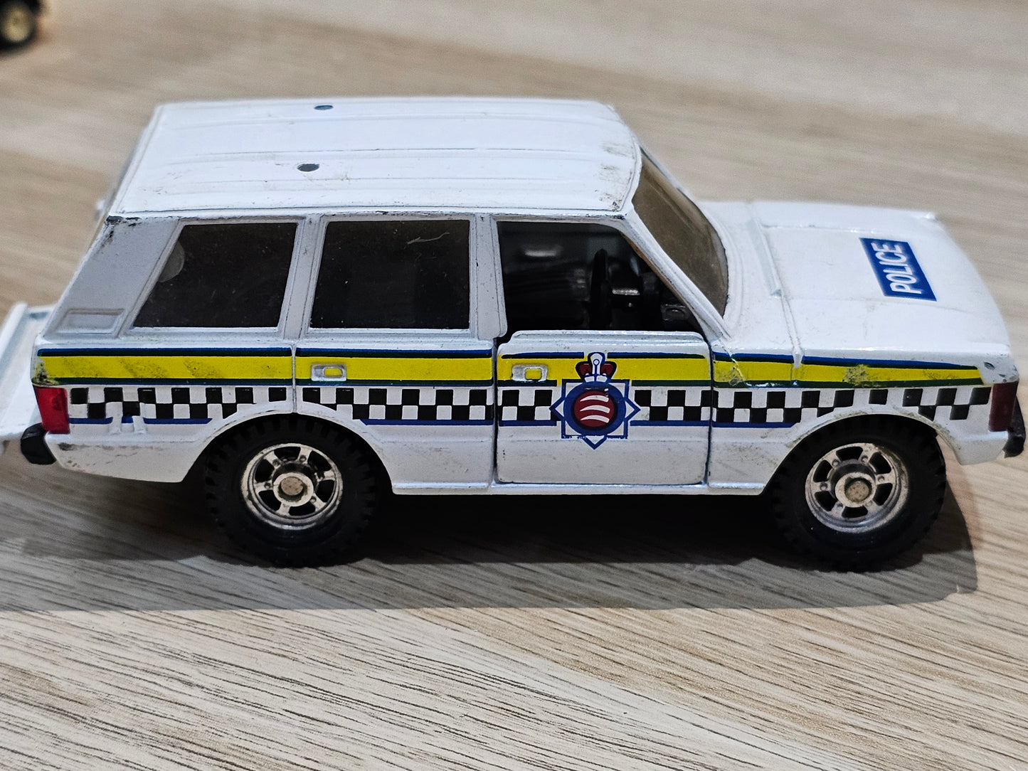 Diecat Range Rover Police 1/32 Corgi - usado