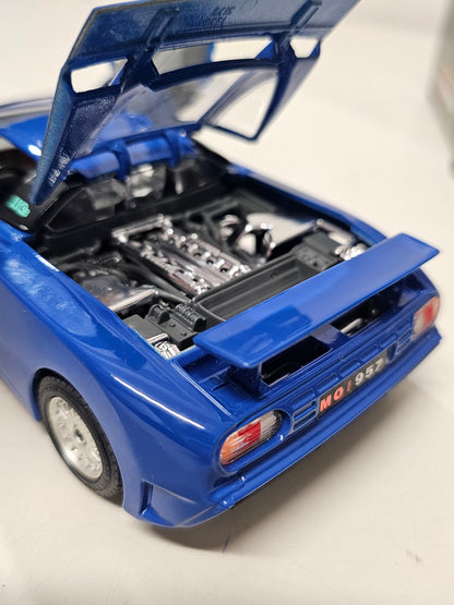 BBurago Bugatti EB 110 1991 1/24