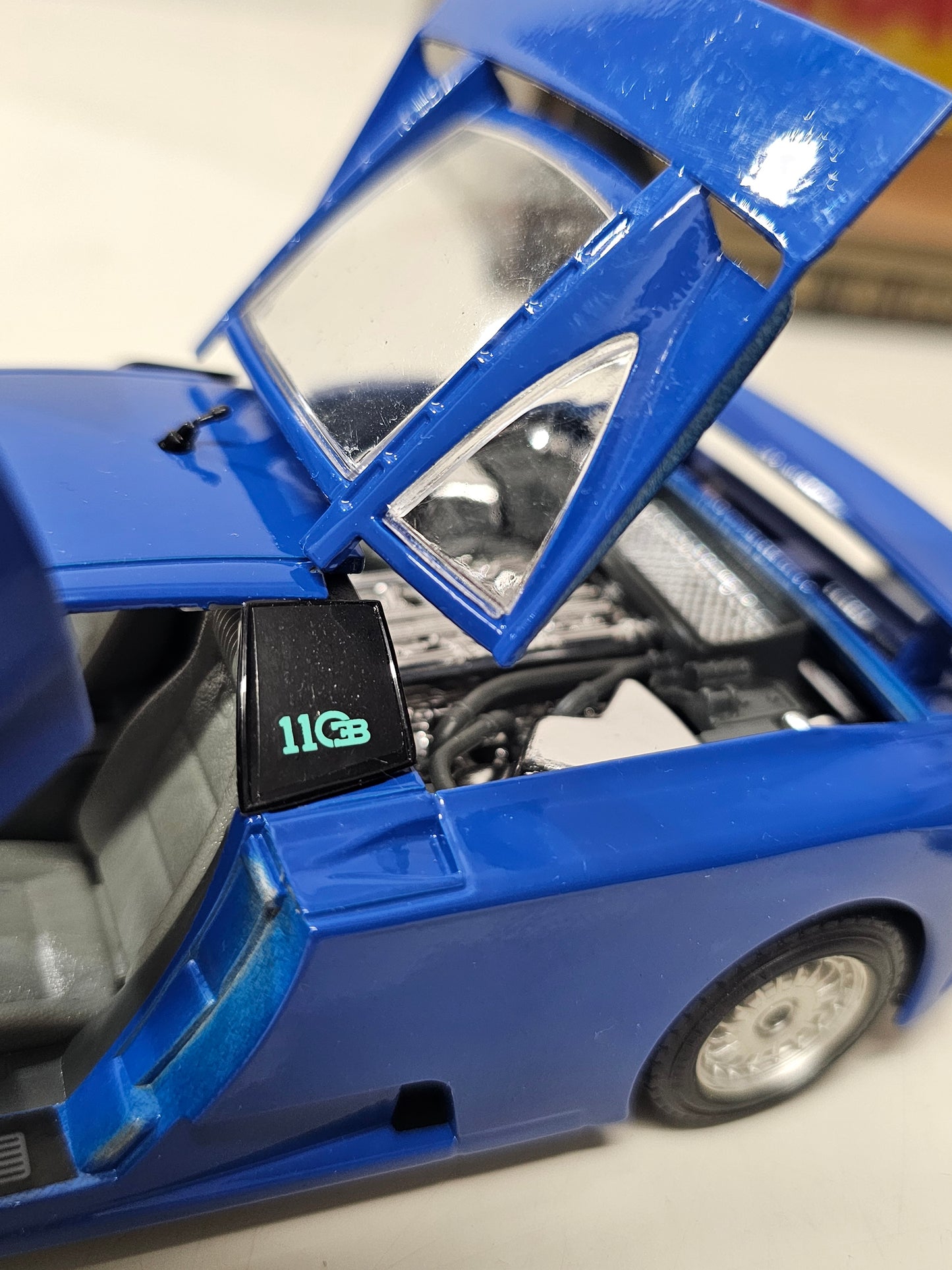 BBurago Bugatti EB 110 1991 1/24