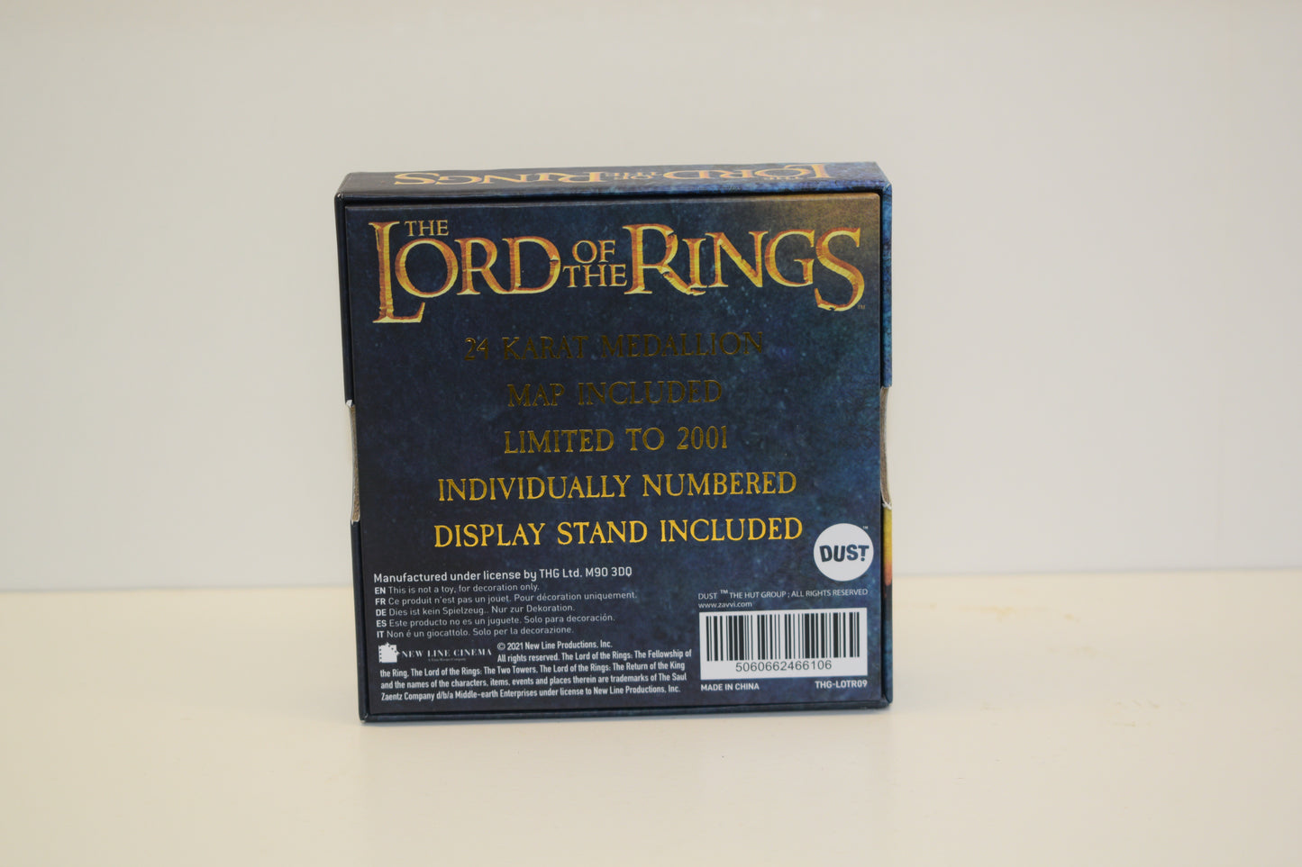 STAUB! Herr der Ringe 24 Karat vergoldete Mordor Medaillon-Karte enthalten