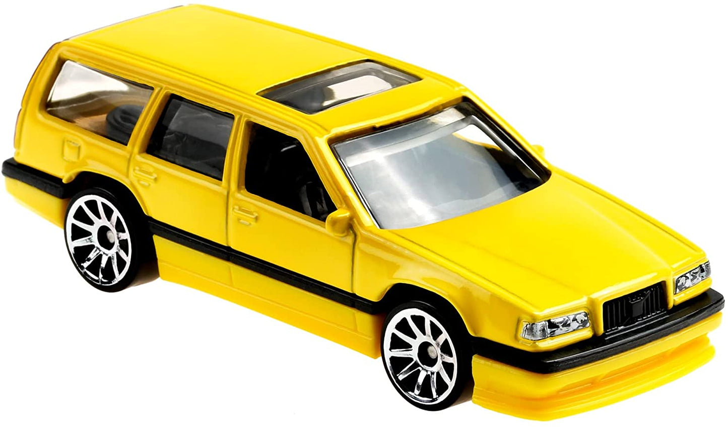 2021 Volvo 850 Estate YELLOW  HOT WHEELS (LOOSE)