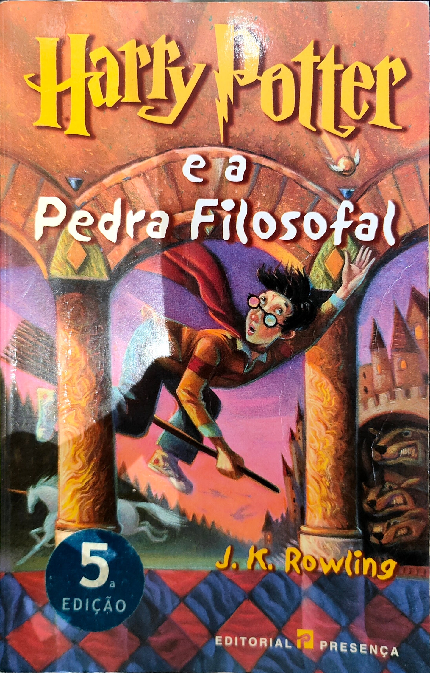 LIVRO - Harry Potter e a Pedra Filosofal Nº.1 de J. K. Rowling - USADO