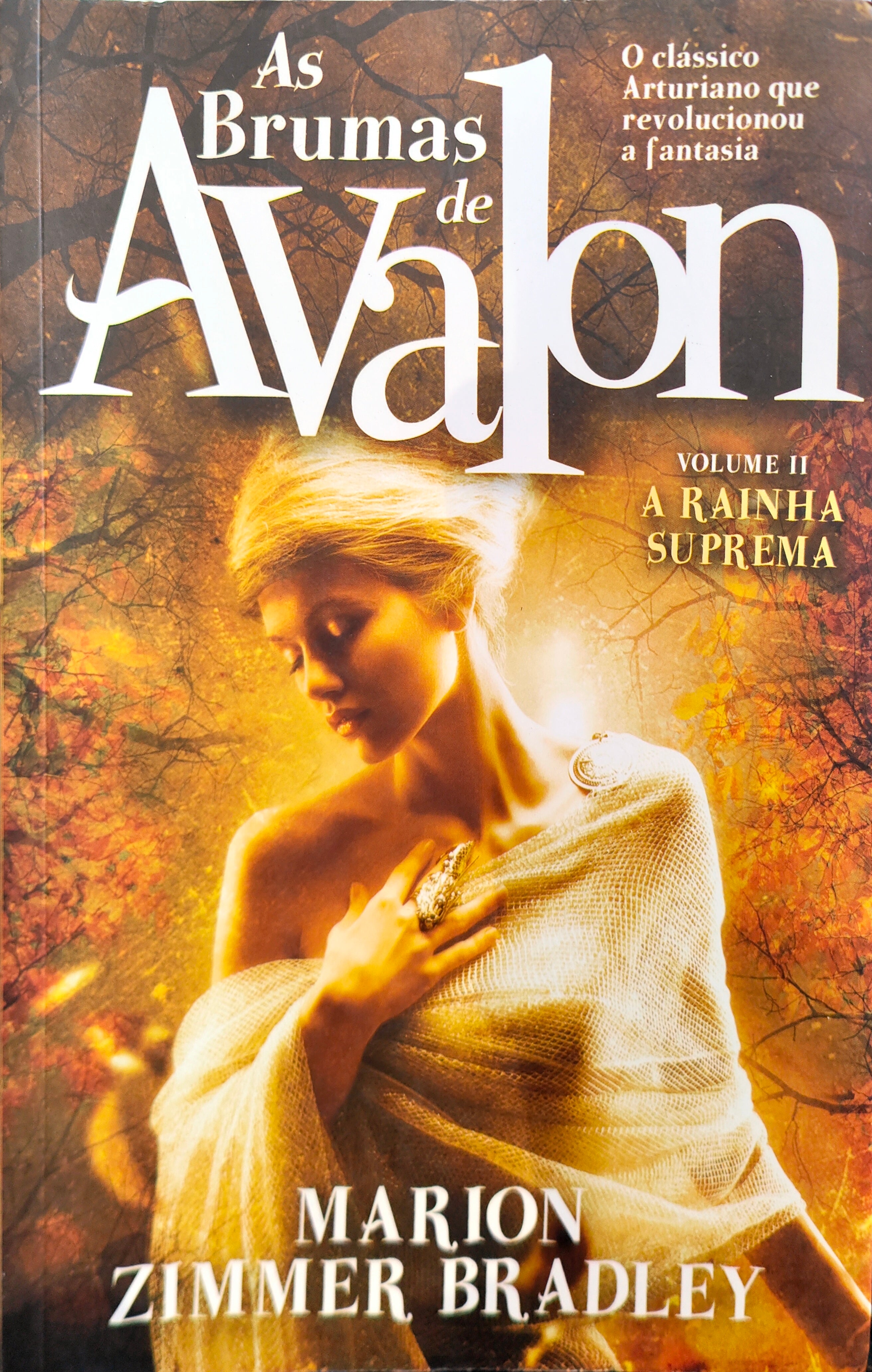 LIVRO - As Brumas de Avalon II A Rainha Suprema de Marion Zimmer Bradley - USADO