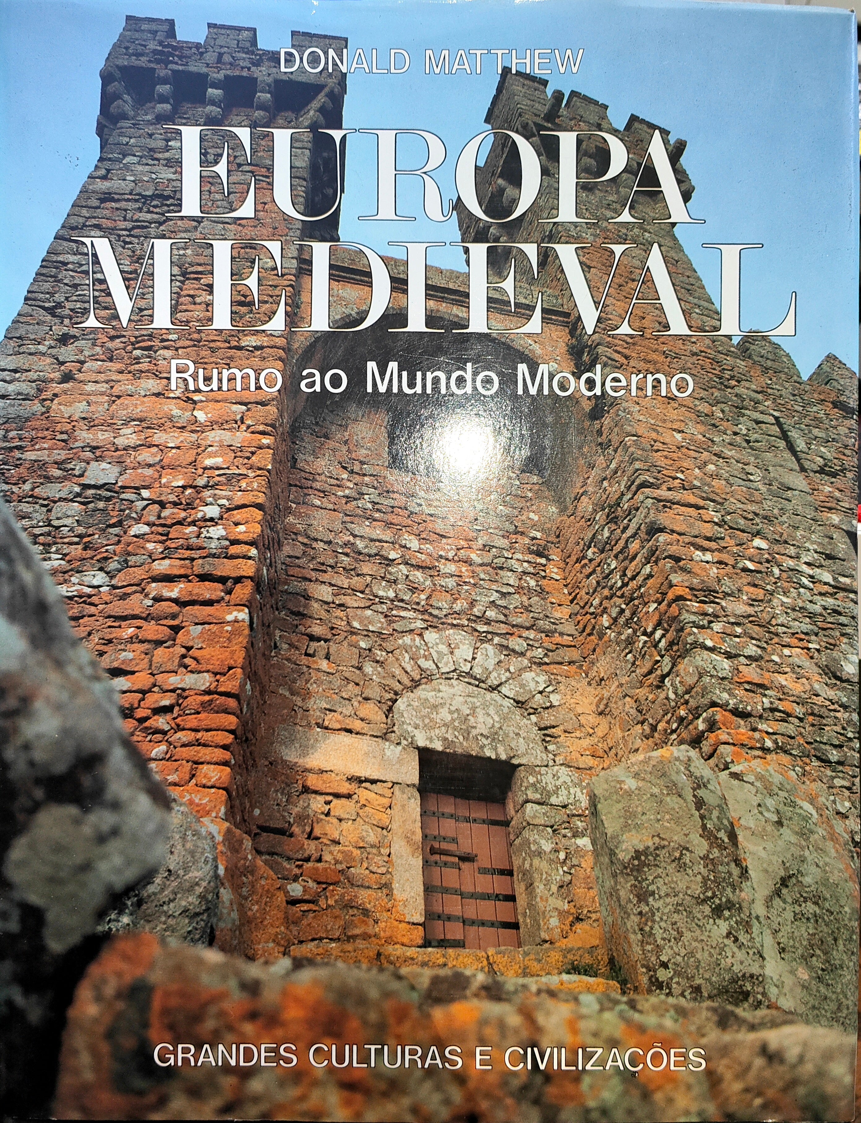 LIVRO - Europa Medieval de Donald Matthew - USADO