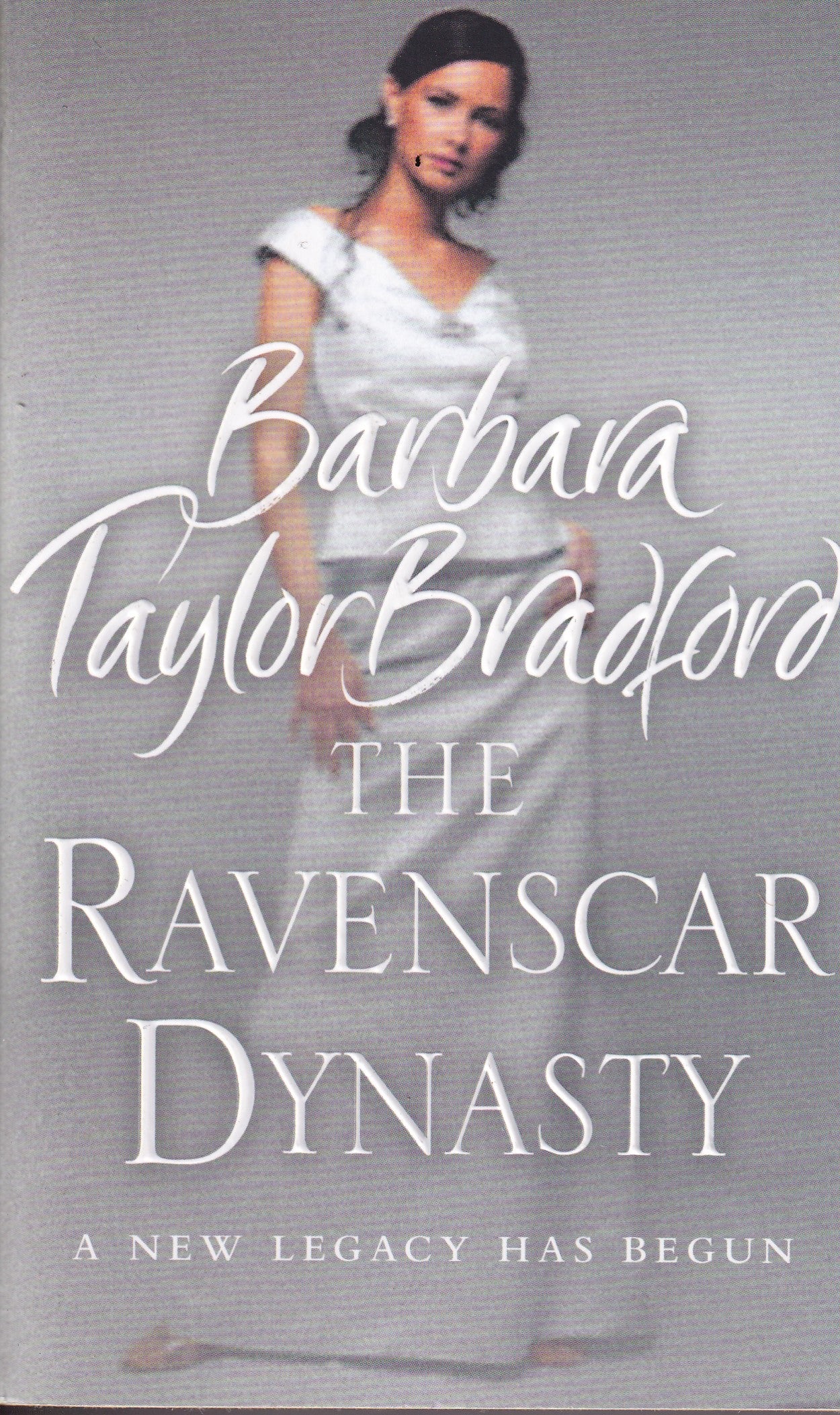 LIVRO RAVENSCAR DYNASTY  Barbara Taylor Bradford (EN) - USADO