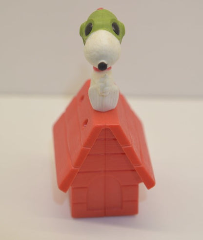 McDonald’s Happy Meal Peanuts Toys 2015 Snoopy Red Barron pilot Dog house