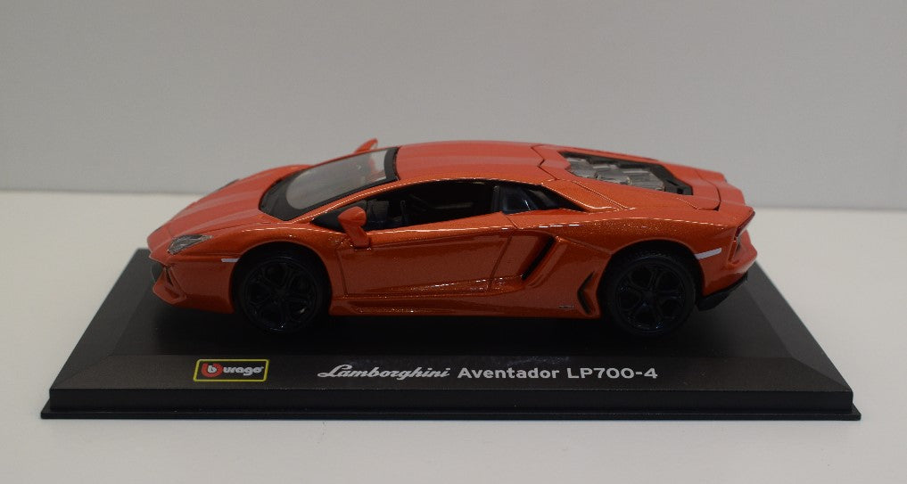 Bburago Lamborghini Aventador LP700-4  1/32