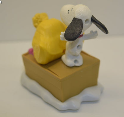 mcdonalds 2015 lucy and snoopy (2015)
