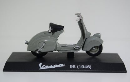 VESPA 98 de 1946 1/18 Diecast Altaya