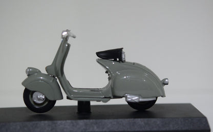 VESPA 98 de 1946 1/18 Diecast Altaya