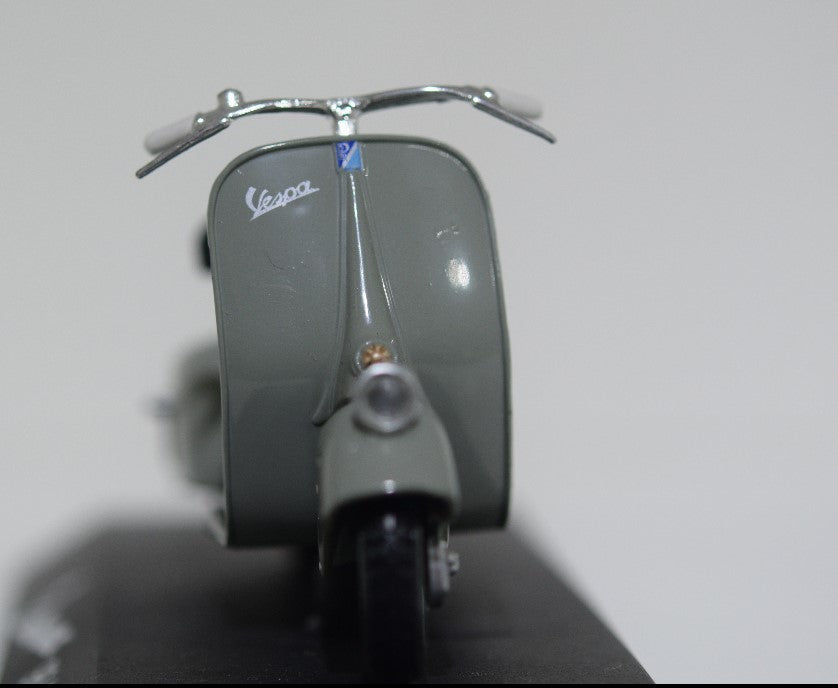 VESPA 98 de 1946 1/18 Diecast Altaya