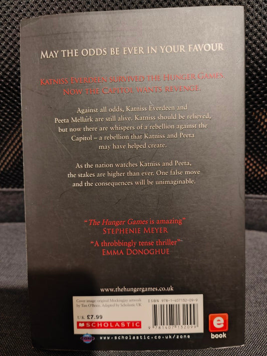 LIVRO Catching Fire de Suzanne Collins EN - USADO