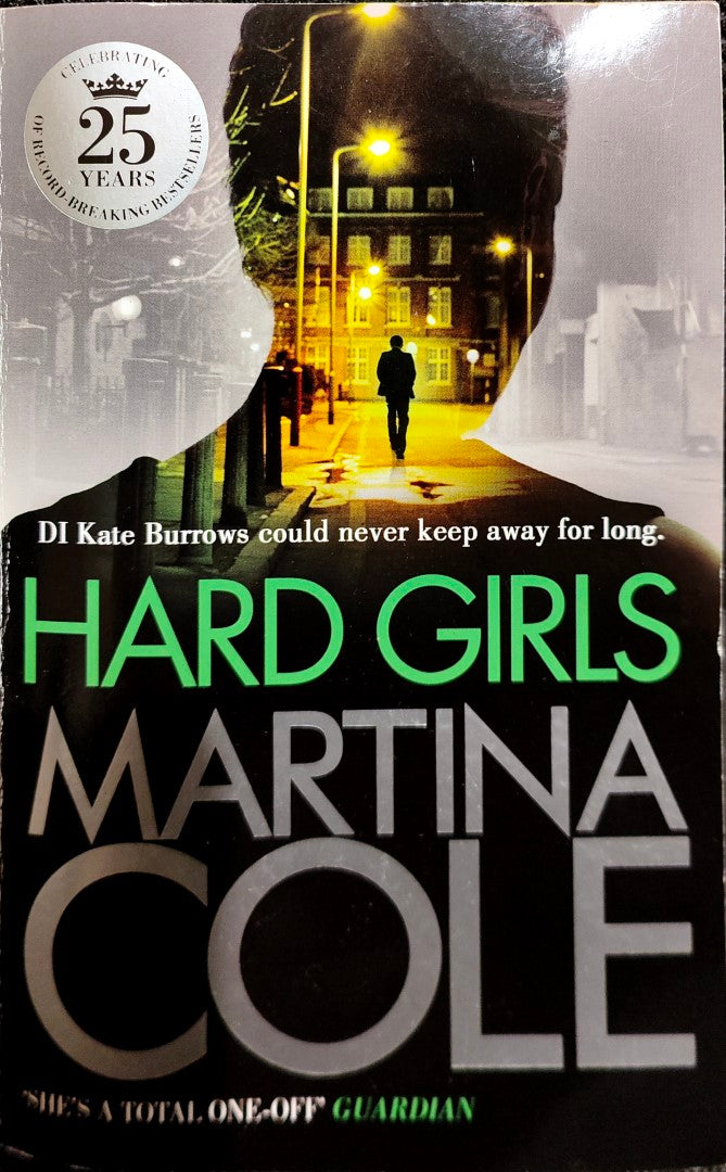 LIVRO Hard Girls de Martina Cole EN - USADO