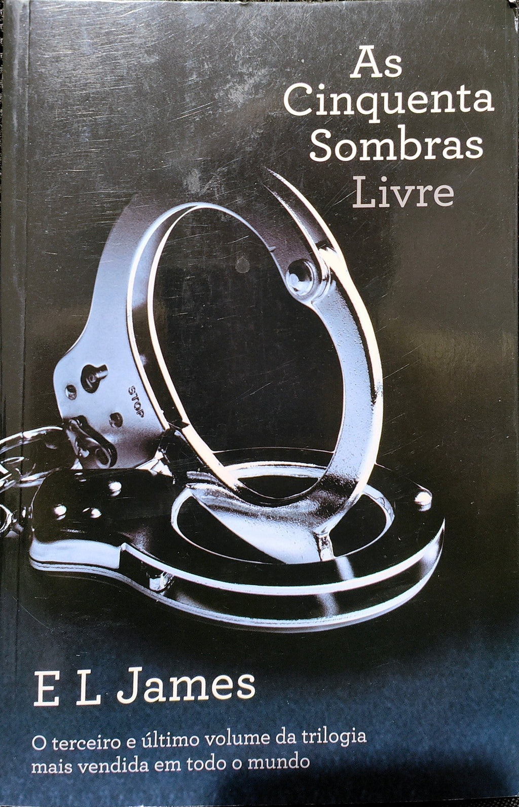 LIVRO As Cinquenta Sombras Livre de E L James - USADO