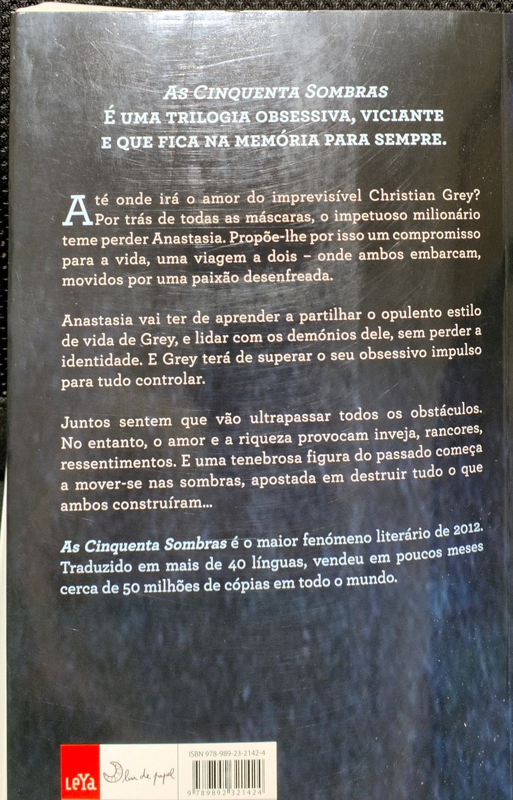 LIVRO As Cinquenta Sombras Livre de E L James - USADO