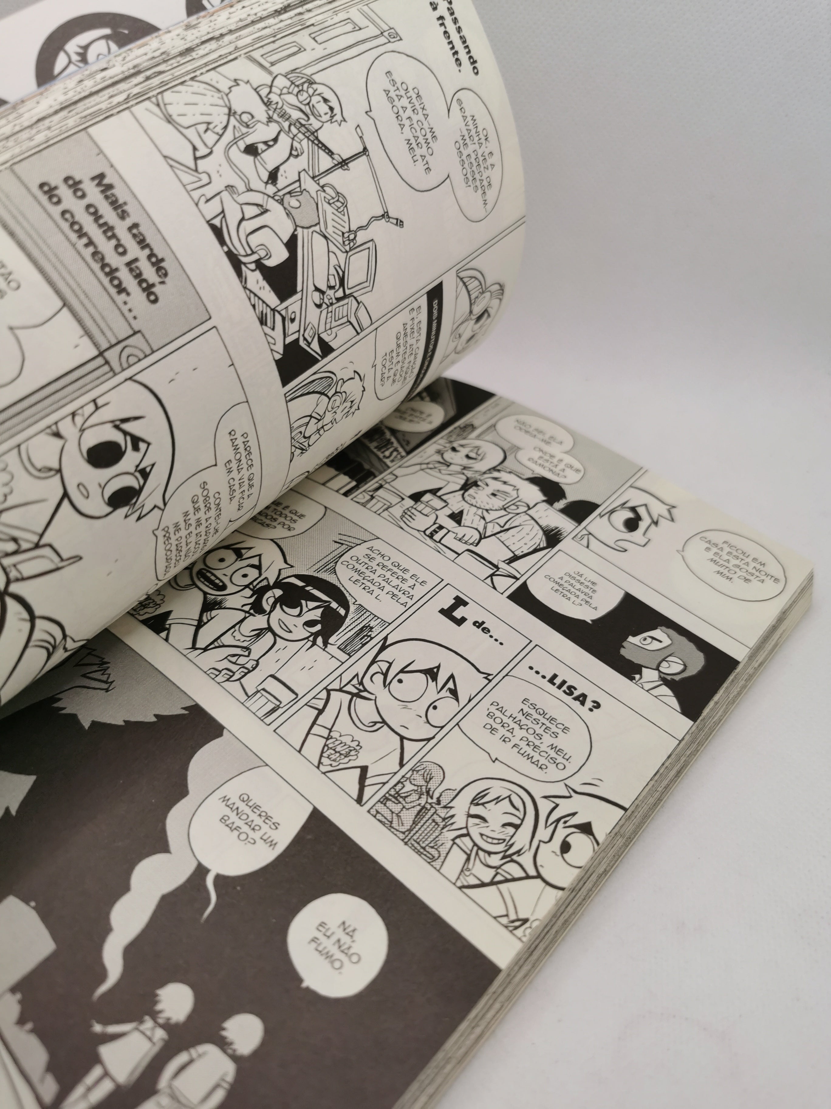 Livro Scott Pilgrim Agora é a Sério - USADO