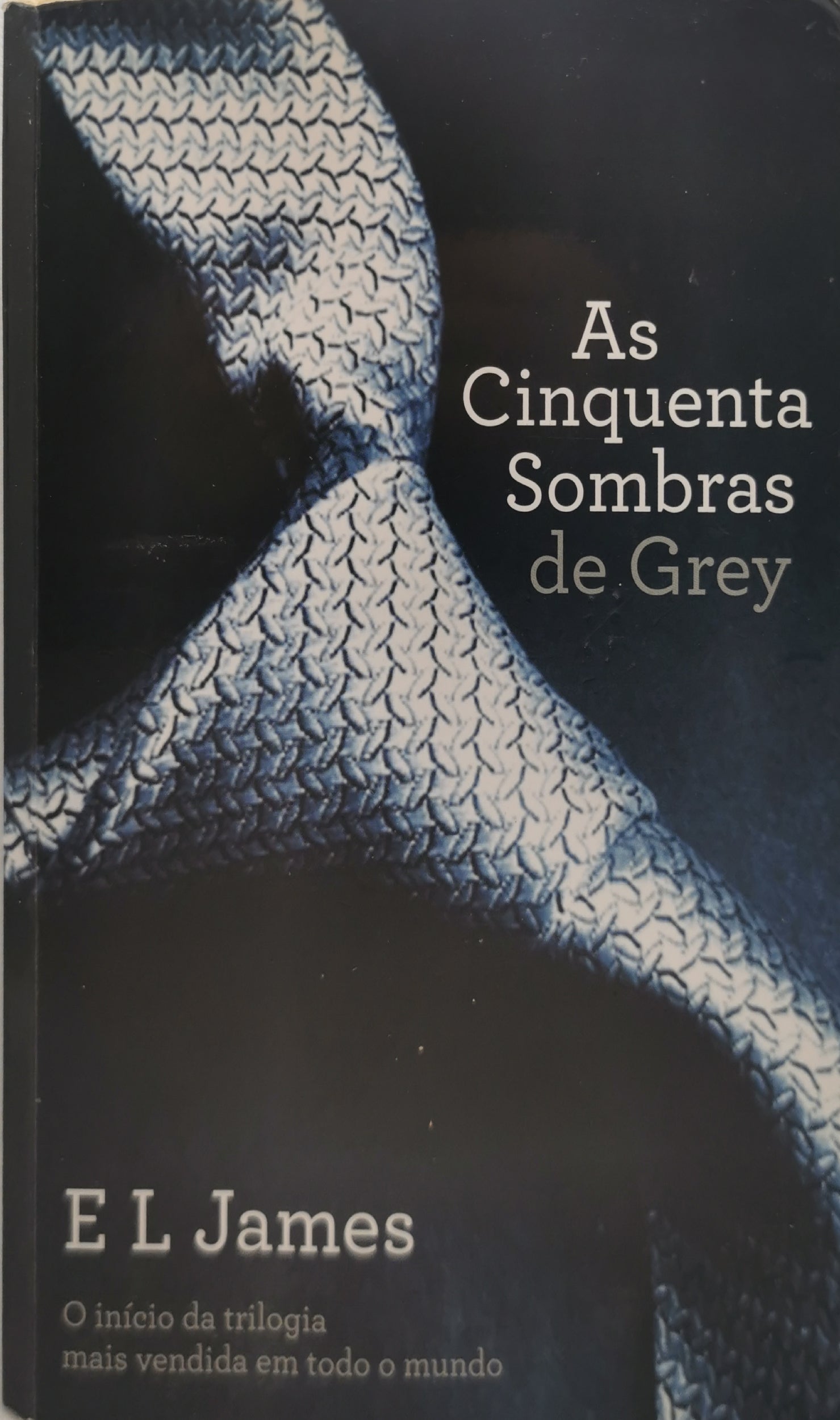 Livro As Cinquenta Sombras de Grey - USADO