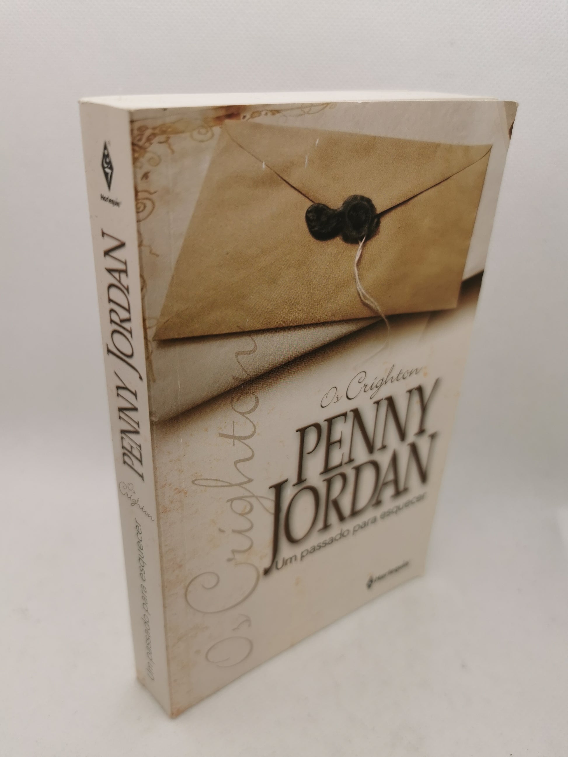 Livro de Bolso Um passado para esquecer de Penny Jordan - USADO