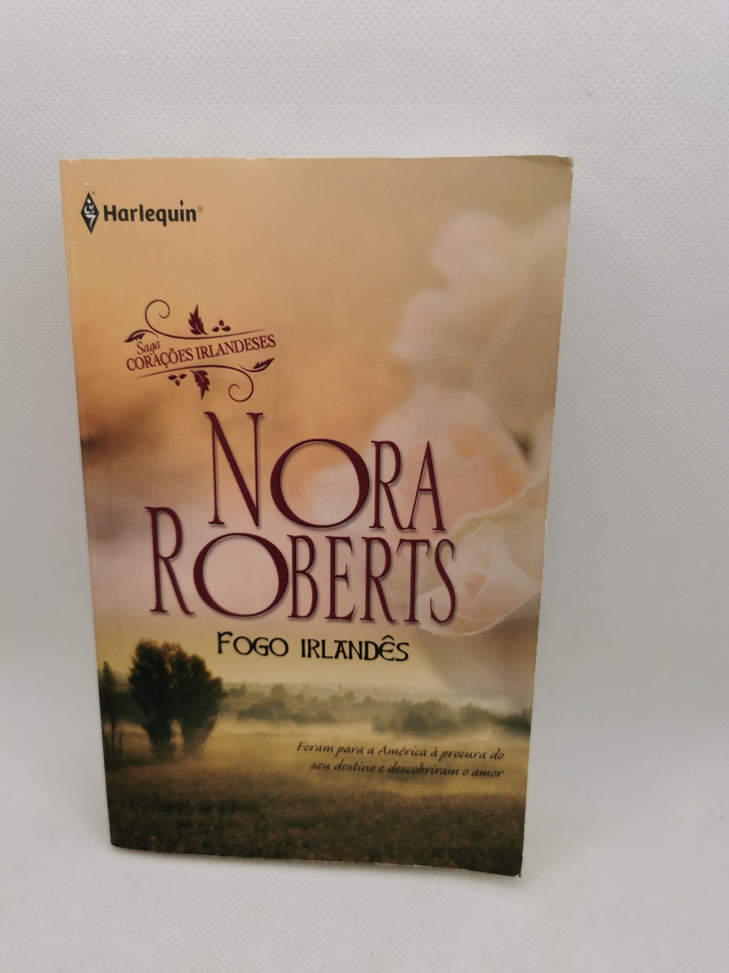 Livro de Bolso Fogo Irlandés de Nora Roberts - USADO