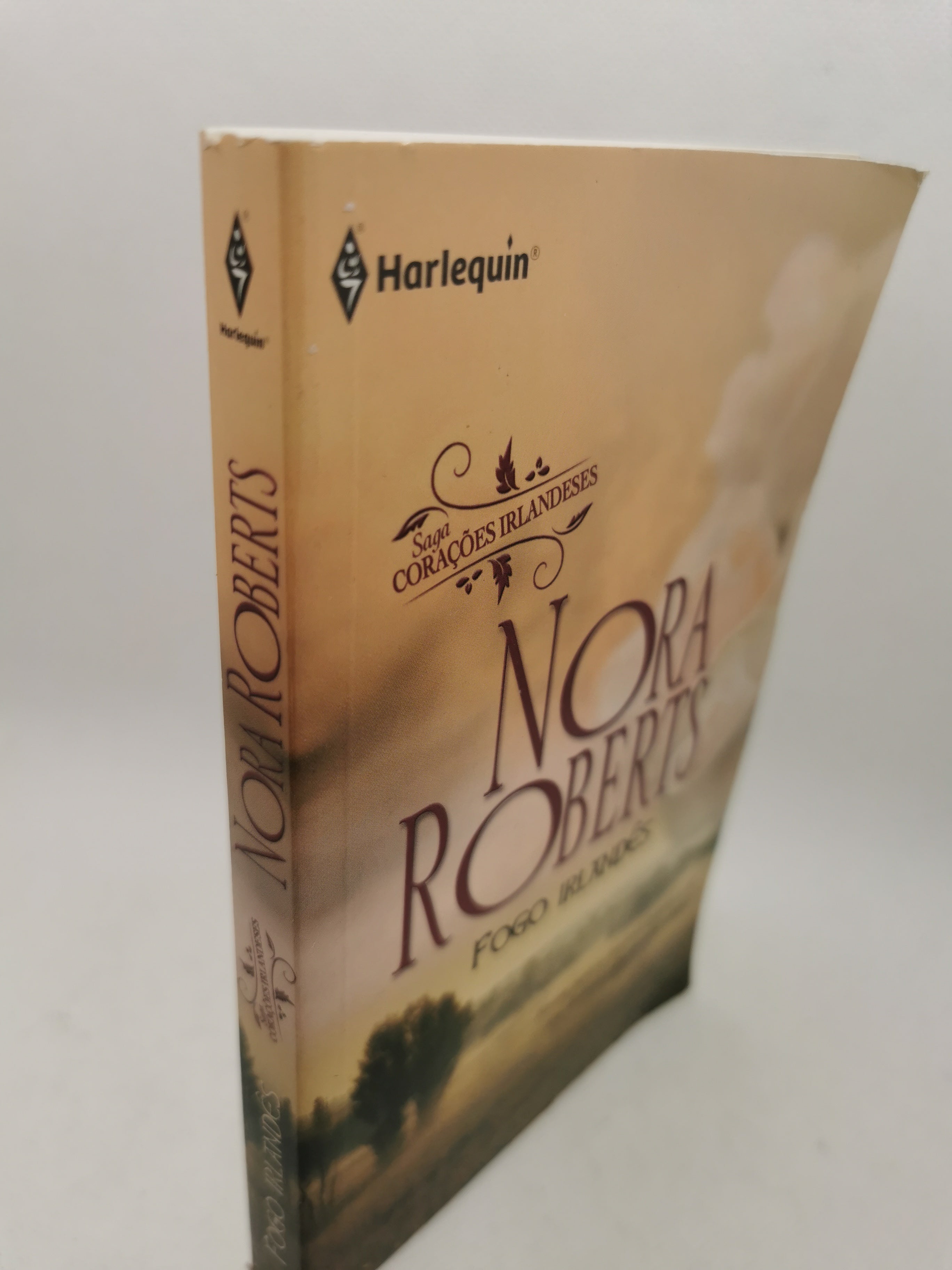 Livro de Bolso Fogo Irlandés de Nora Roberts - USADO