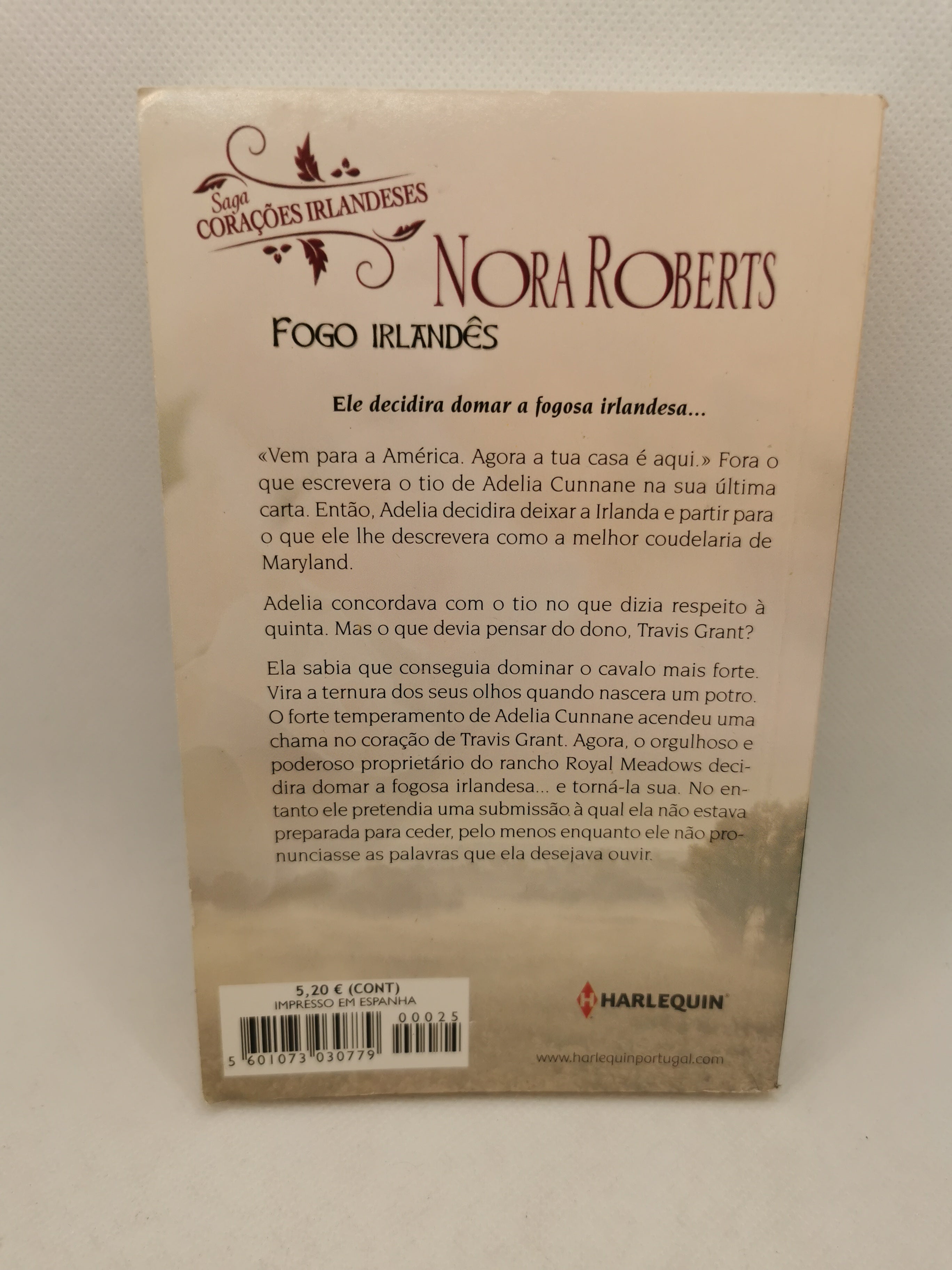 Livro de Bolso Fogo Irlandés de Nora Roberts - USADO