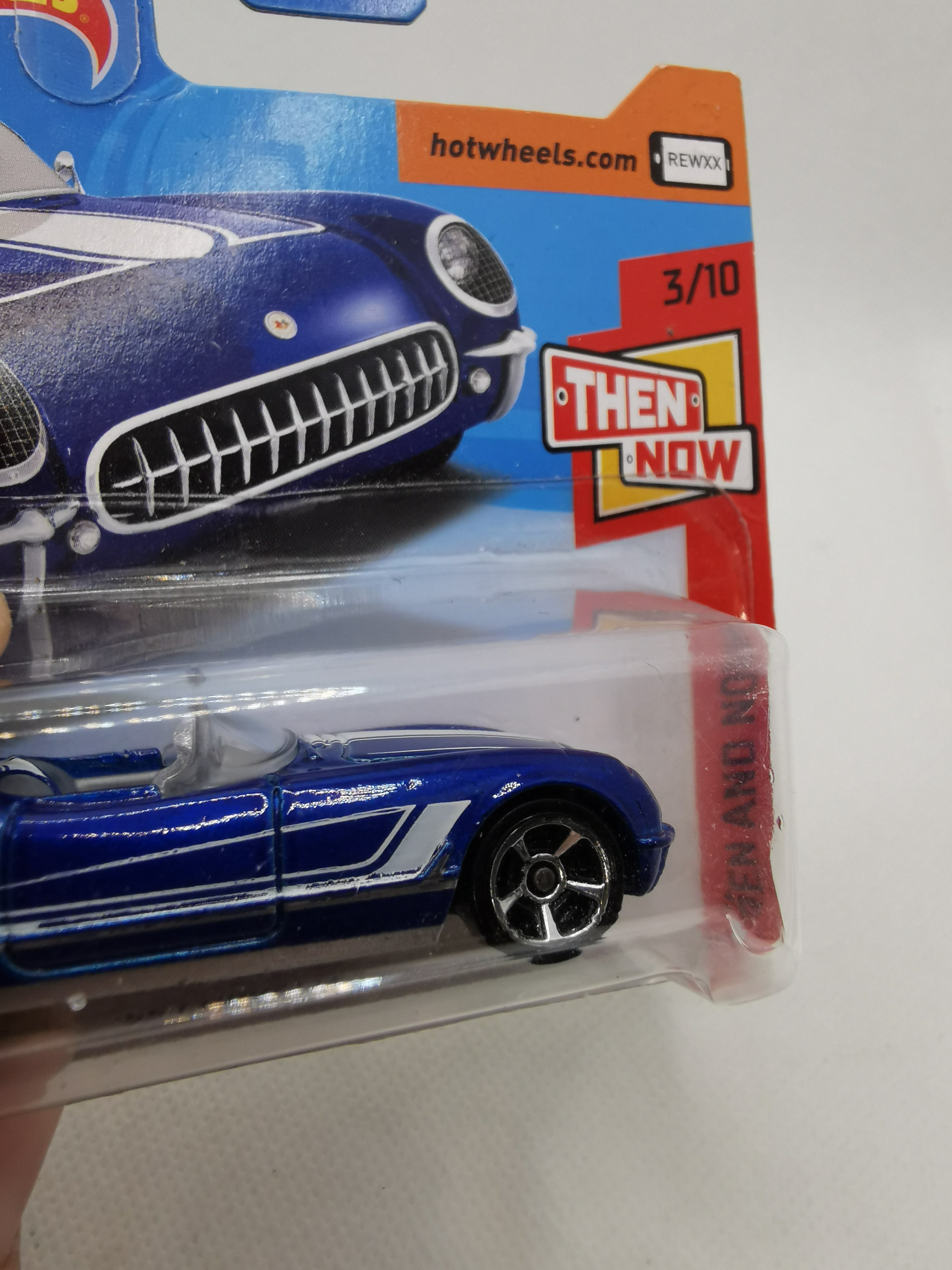 Hot Wheels ´55 Corvette FKB19 2018 Then and Now