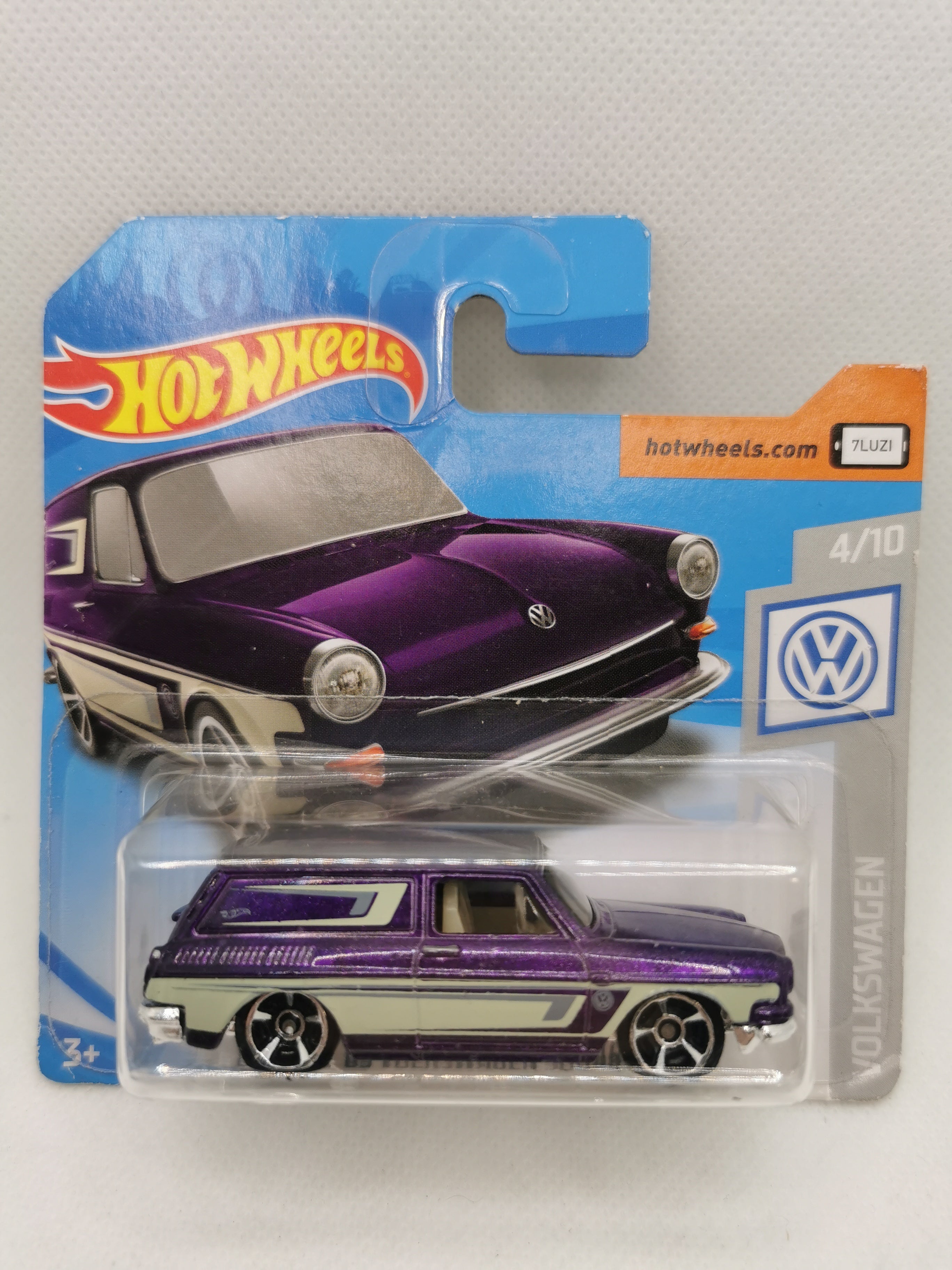 Hot Wheels Custom ´69 Volkswagem Squareback FYD057 2019