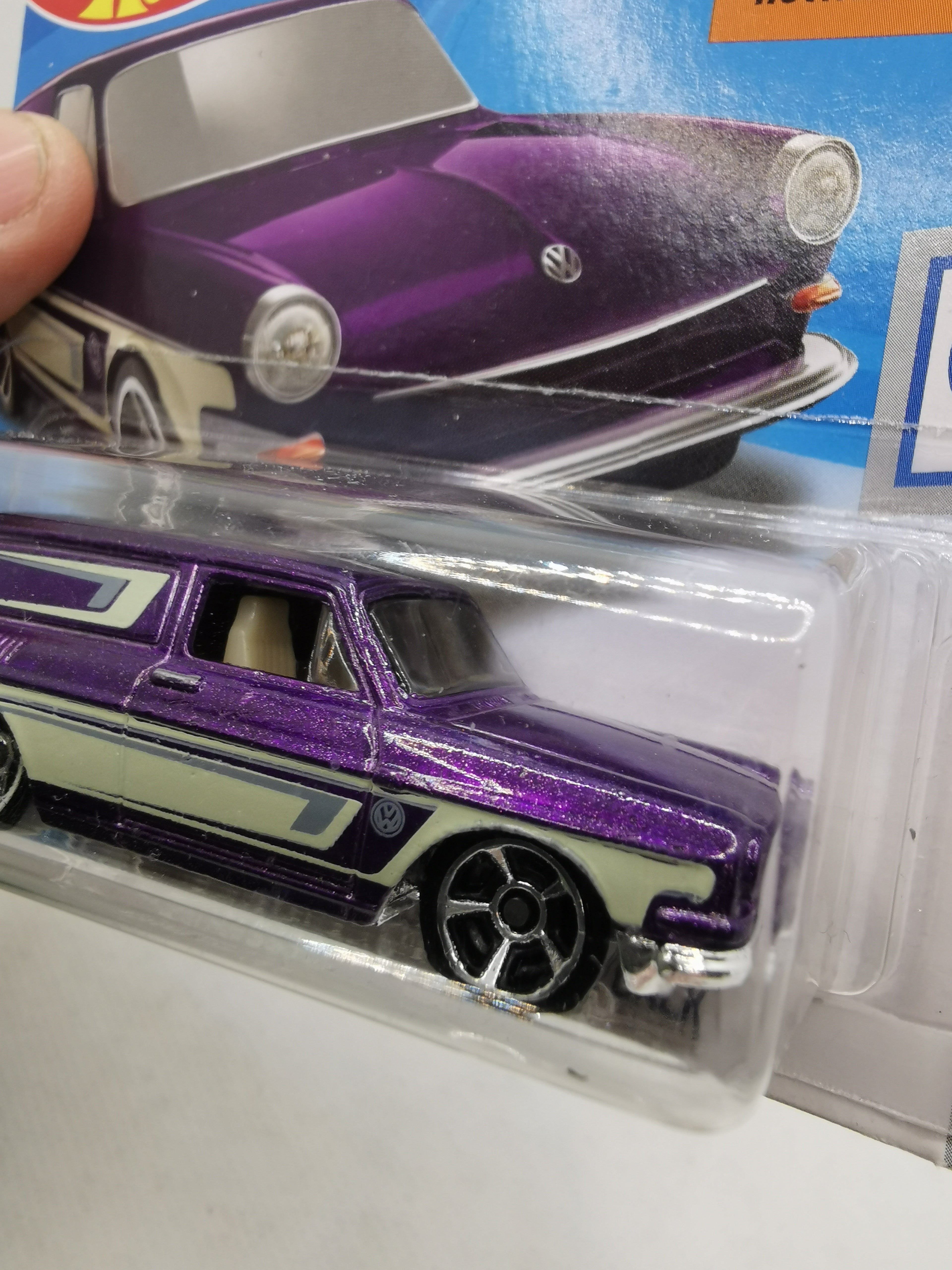 Hot Wheels Custom ´69 Volkswagem Squareback FYD057 2019