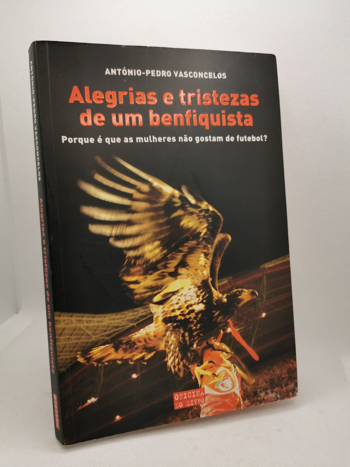 Livro Alegrias e Tristezas de um Benfiquista - USADO