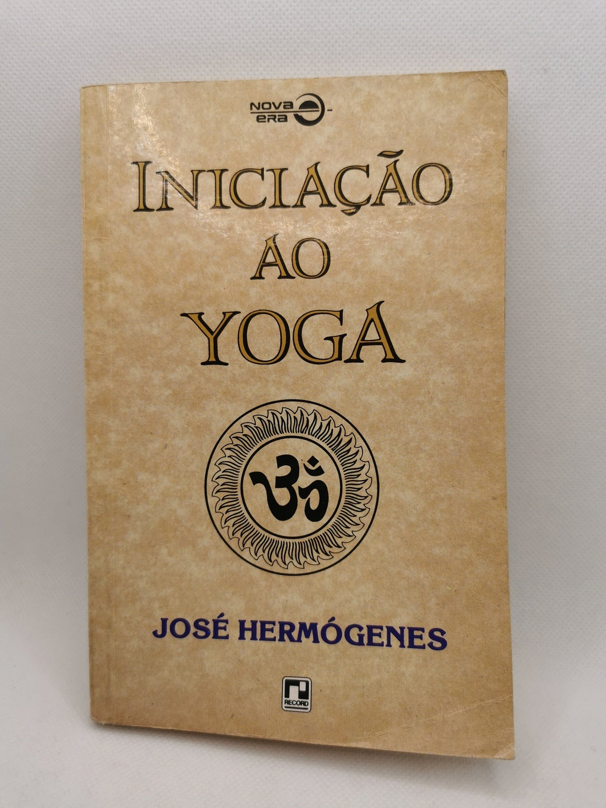 Livro INICIAÇÃO AO YOGA de Jose Hermogenes - USADO