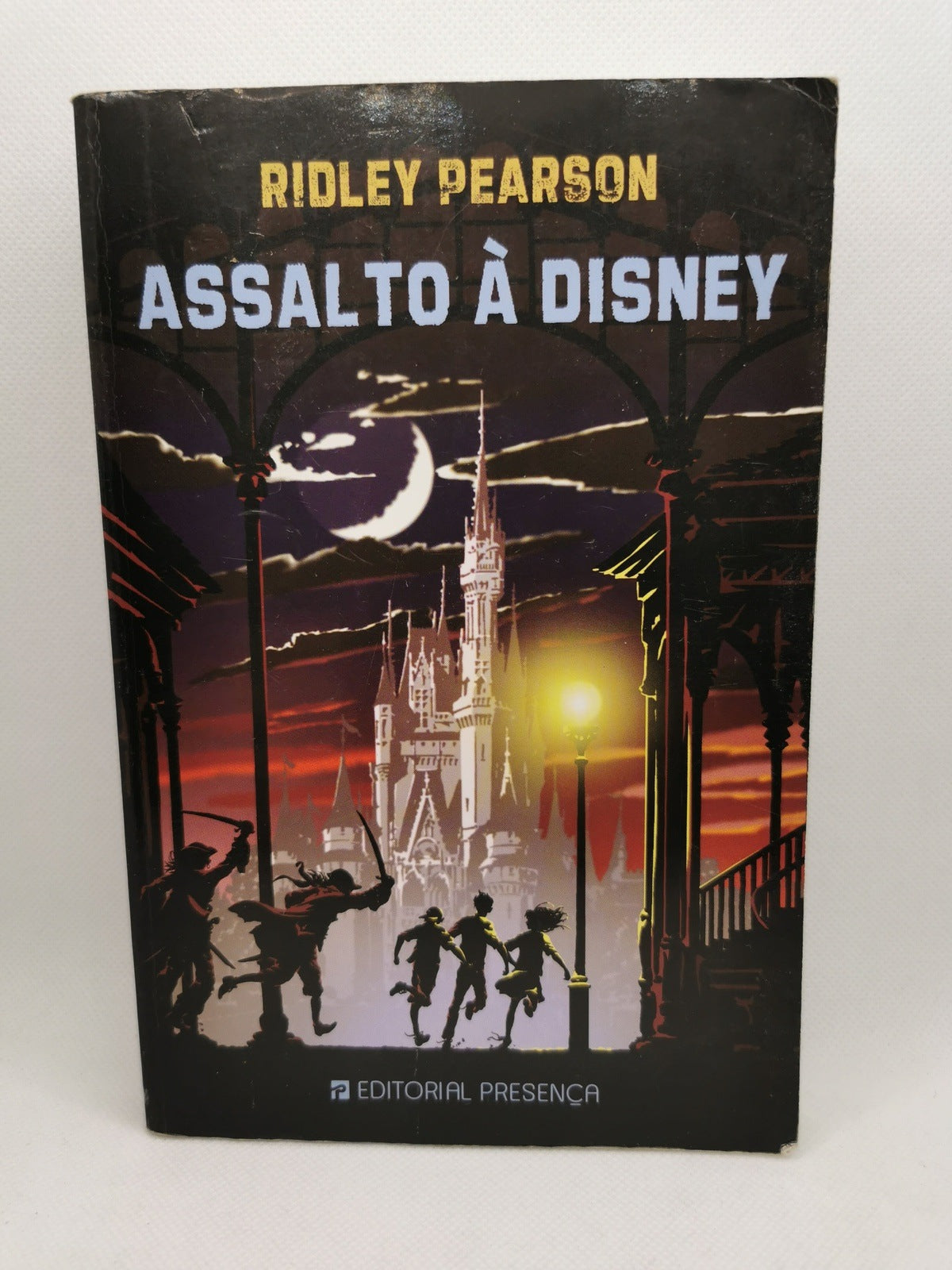 Livro Assalto à Disney de Ridley Pearson- USADO