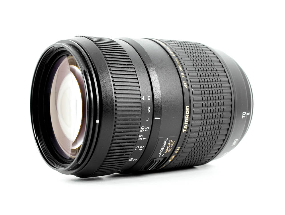 Lente Tamron AF 70-300mm f/4-5.6 Di LD Macro - Nikon Fit - USADO Grade A