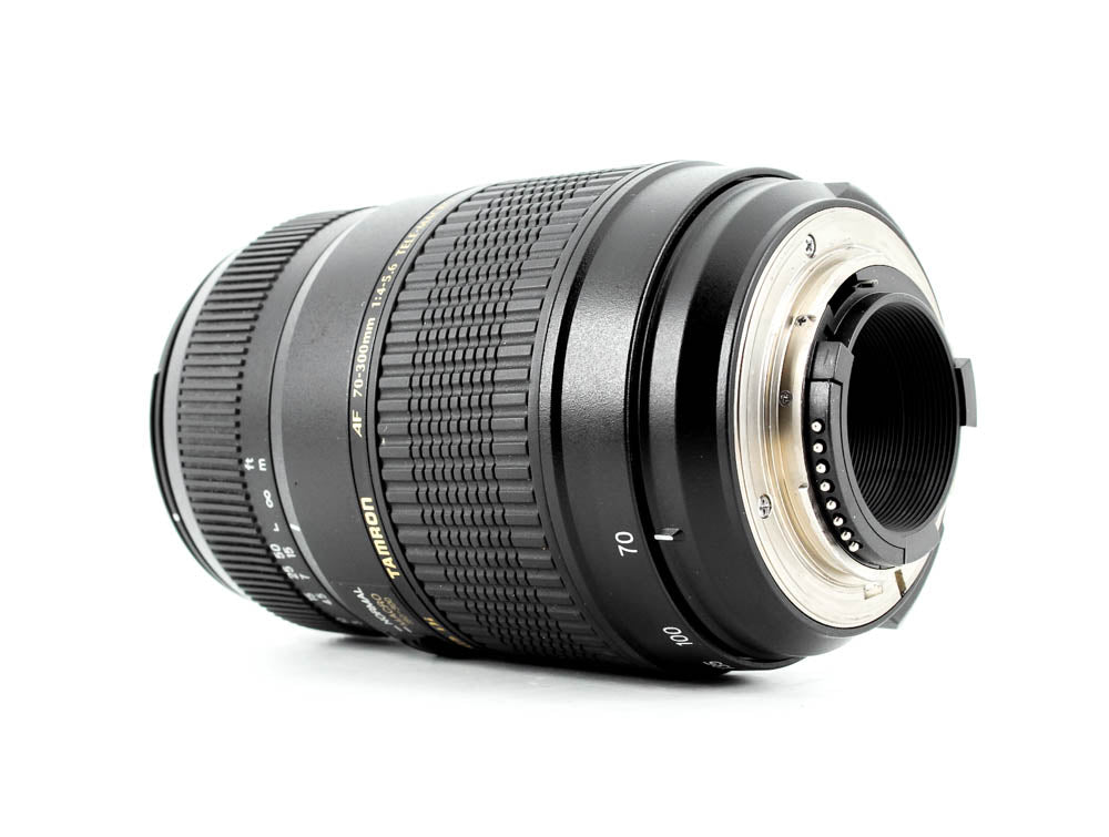 Lente Tamron AF 70-300mm f/4-5.6 Di LD Macro - Nikon Fit - USADO Grade A