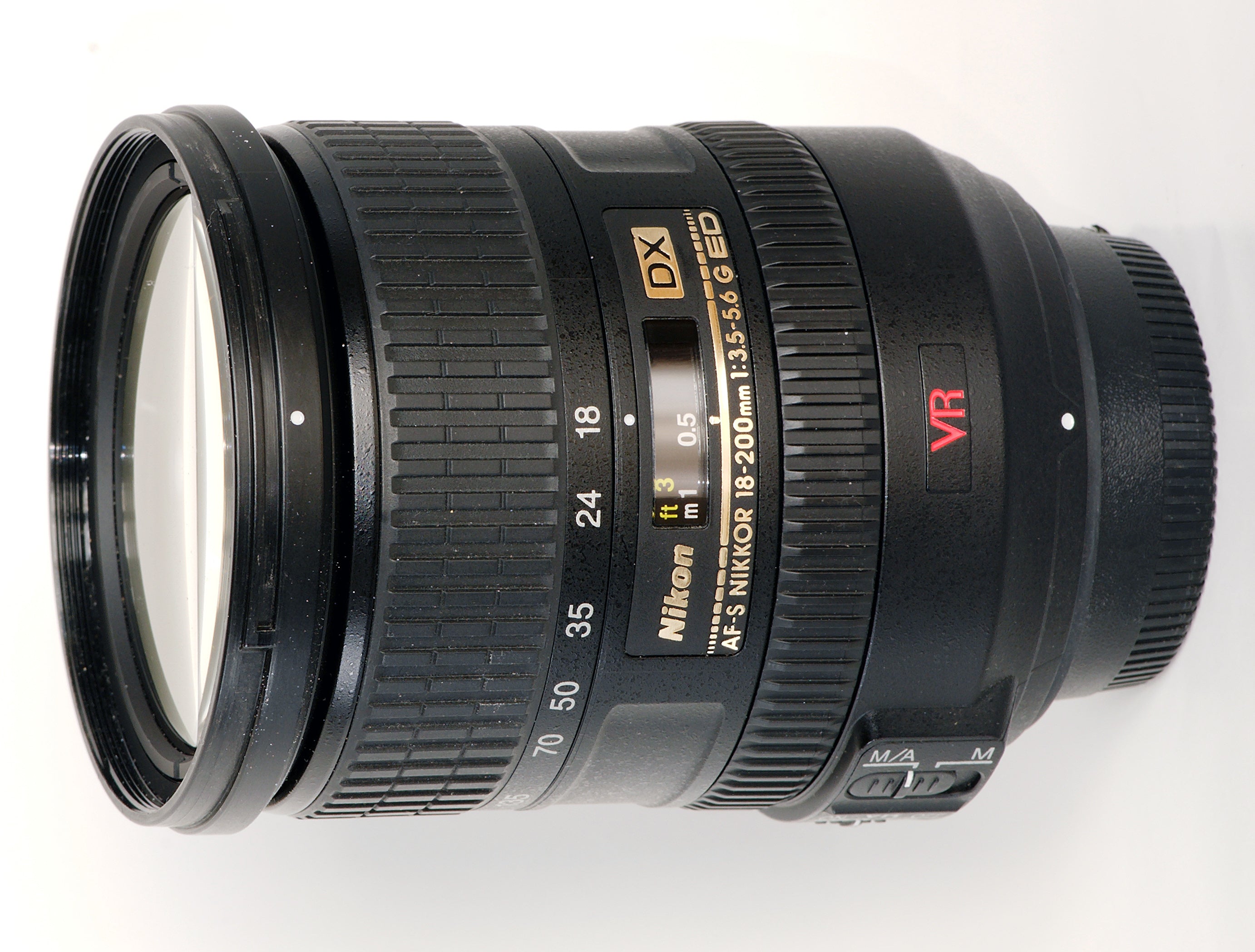 Lente Nikon AF-S DX Nikkor 18-200mm f/3.5-5.6G IF-ED VR - USADO Grade B
