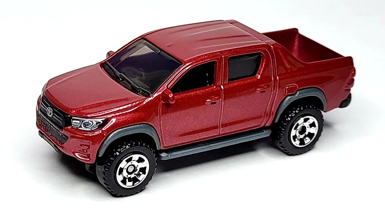 MatchBox 2018 Toyota Hillux Pickup Red 2021