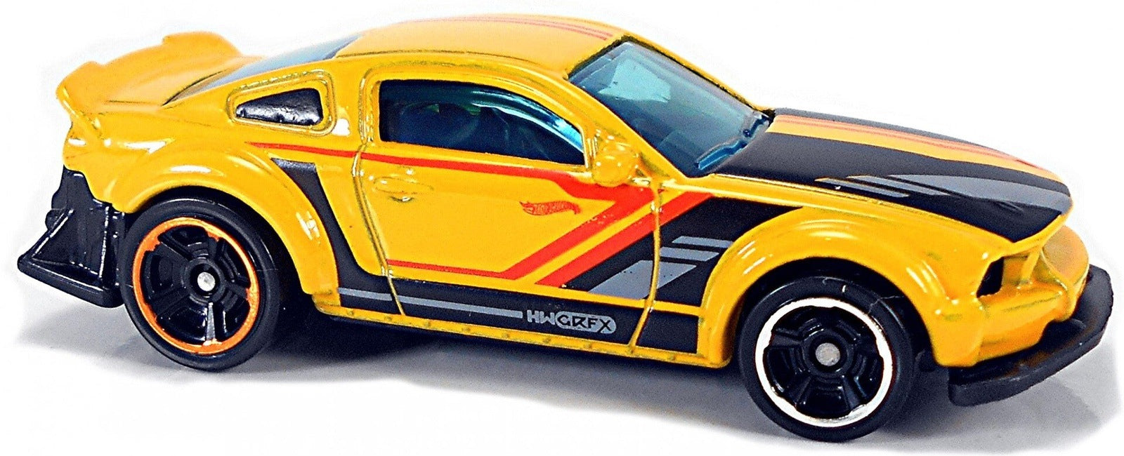 Hot Wheels 2020 2005 Ford Mustang HW Dream Garage 2/10 19/250 GHC22