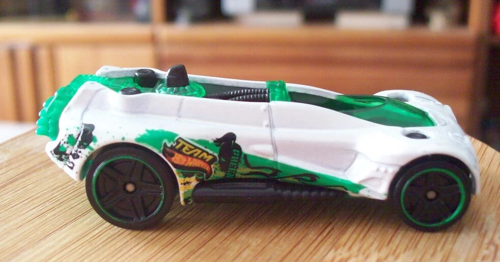 Hot Wheels - 2013 Gearonimo Stunt Circuit 5-PackWhite X9849