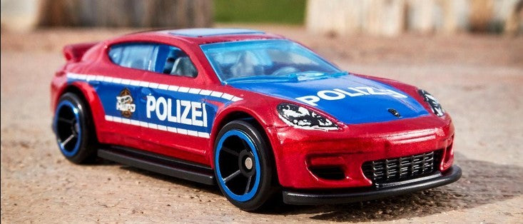 2019 hot wheels Porsche Panamera HW Rescue 10/10 100/250 FYC86